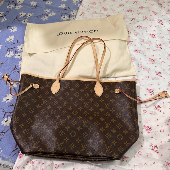 Louis Vuitton Handbags - Louis Vuitton Neverfull Medium Shopping Bag (Fuchsia Lined)